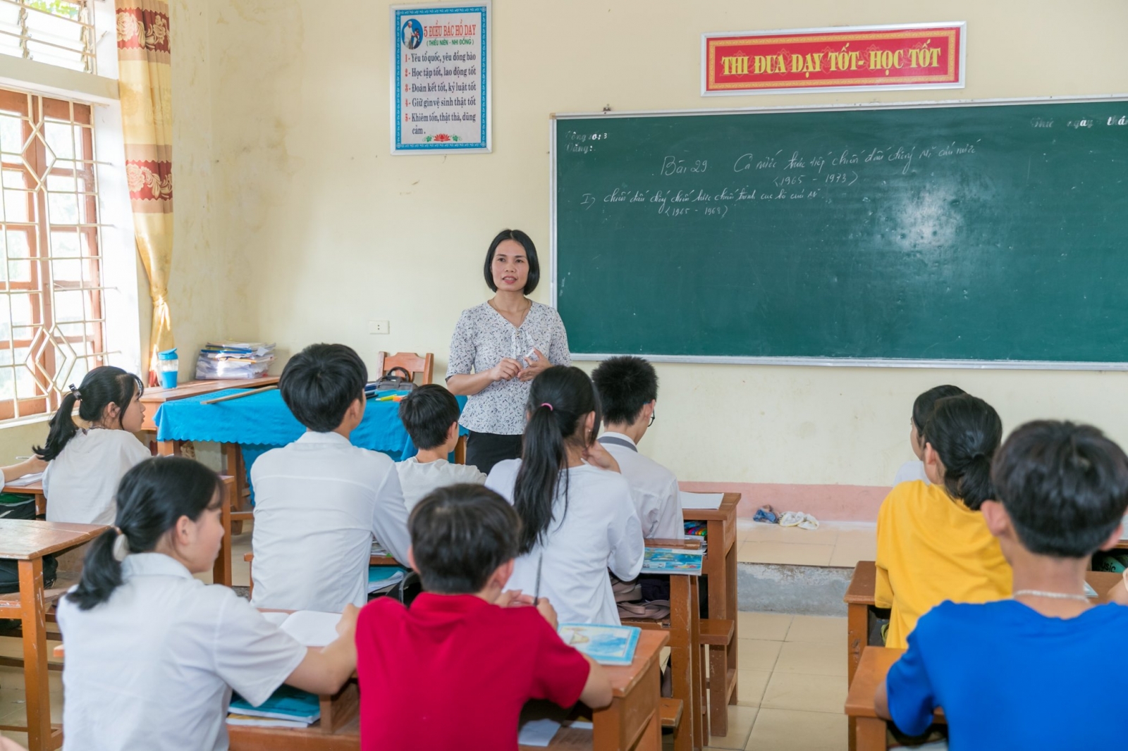 Nữ Nhà giáo ưu tú trường làng hạnh phúc truyền cảm hứng, đam mê đến học trò - Ảnh minh hoạ 4