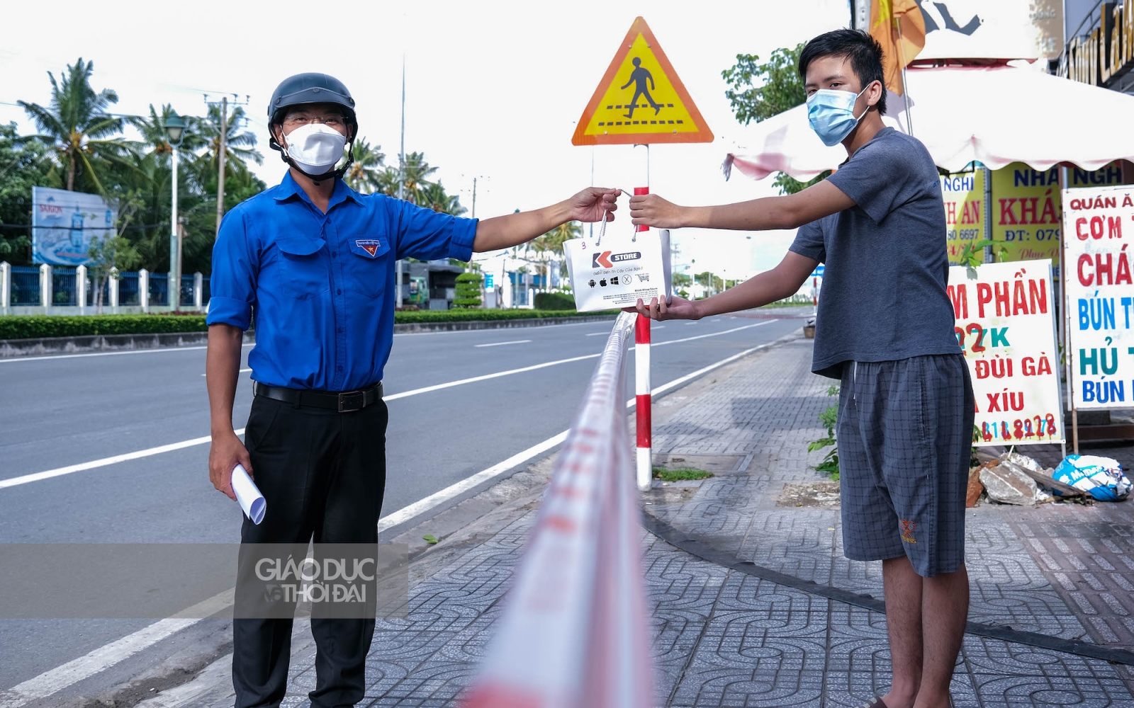 "Thư viện thiết bị điện tử tình thương" hỗ trợ học sinh khó khăn tại Cần Thơ