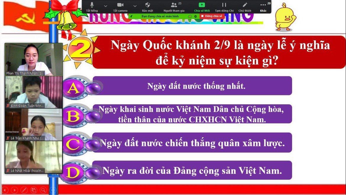 Quảng Bình: Phụ huynh đồng lòng, hỗ trợ giáo viên dạy trực tuyến