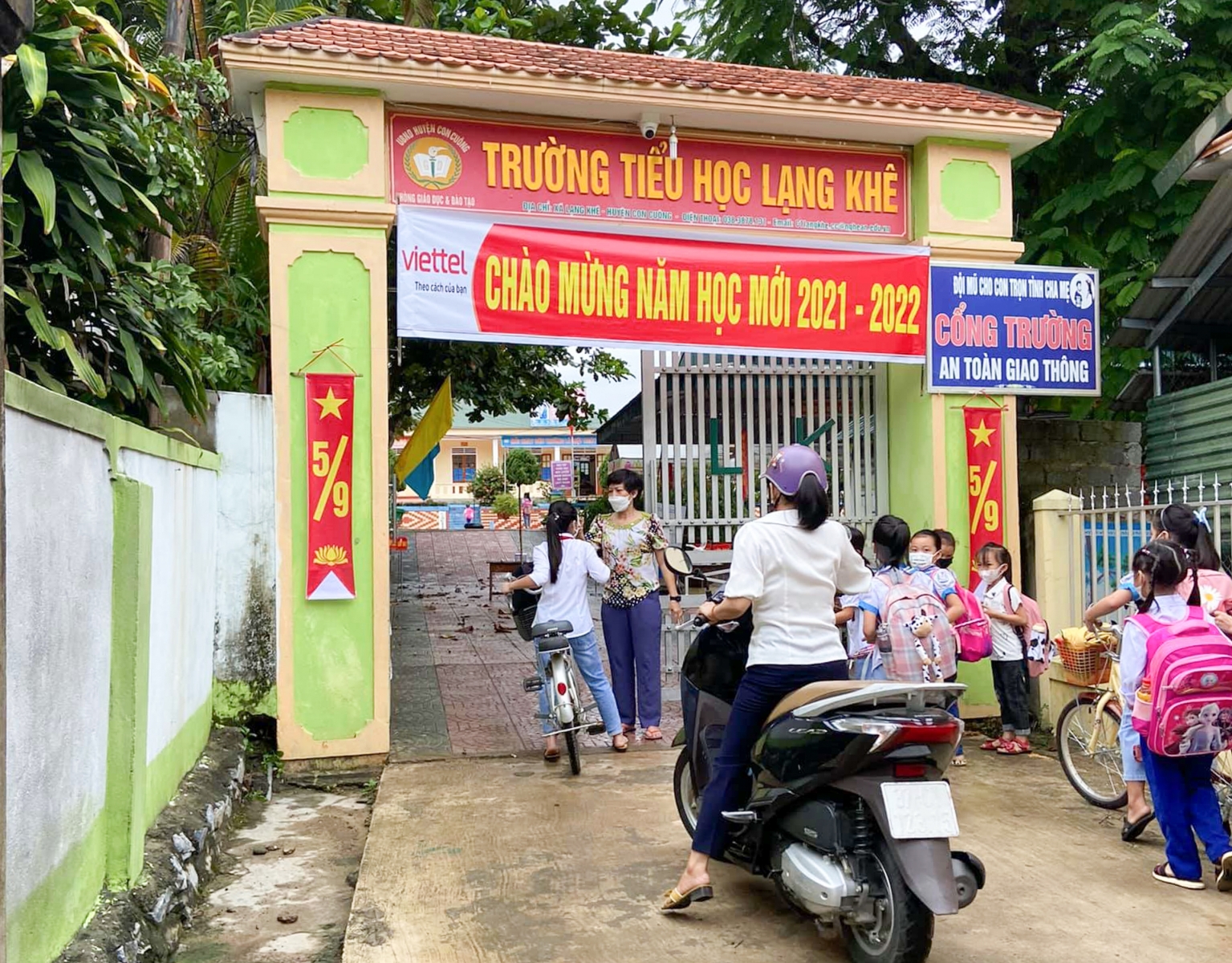 Nhiều trường vùng cao Nghệ An đón trò học trực tiếp: Tận dụng 