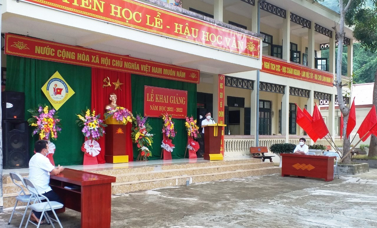 Học sinh hân hoan trong ngày khai giảng muộn ở Thanh Hóa - Ảnh minh hoạ 7