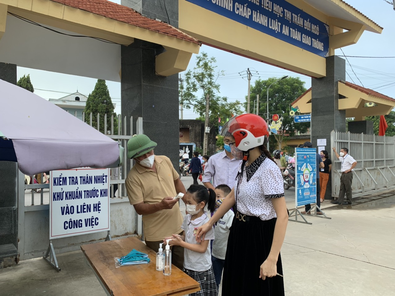 Hình ảnh học sinh Bắc Giang hào hứng trong buổi học đầu tiên - Ảnh minh hoạ 4