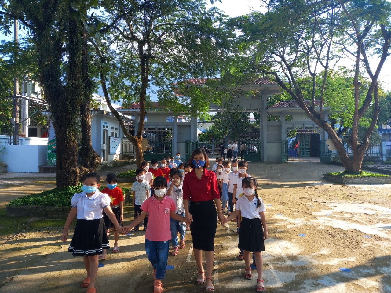 150.000 học sinh Lai Châu tựu trường trong điều kiện thắt chặt phòng dịch