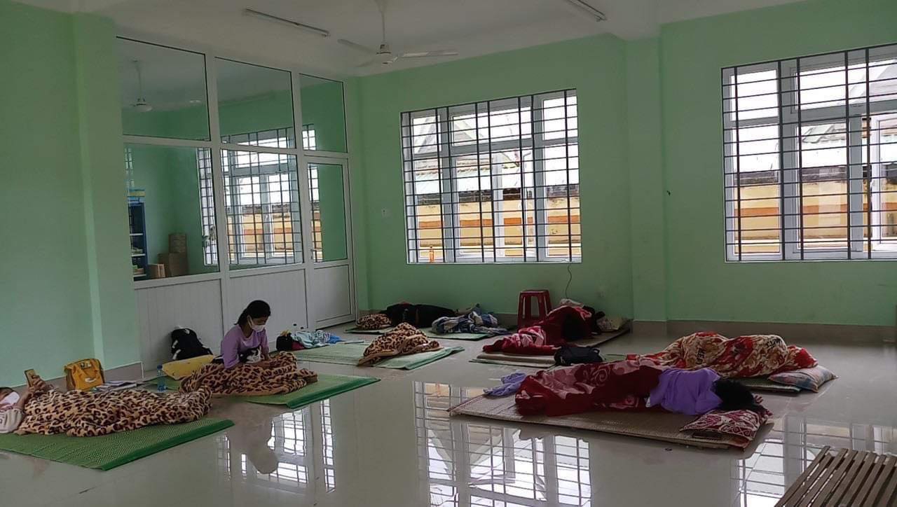 Quảng Nam: Một trường nội trú có gần 160 mẫu test nhanh dương tính với Covid – 19 - Ảnh minh hoạ 2