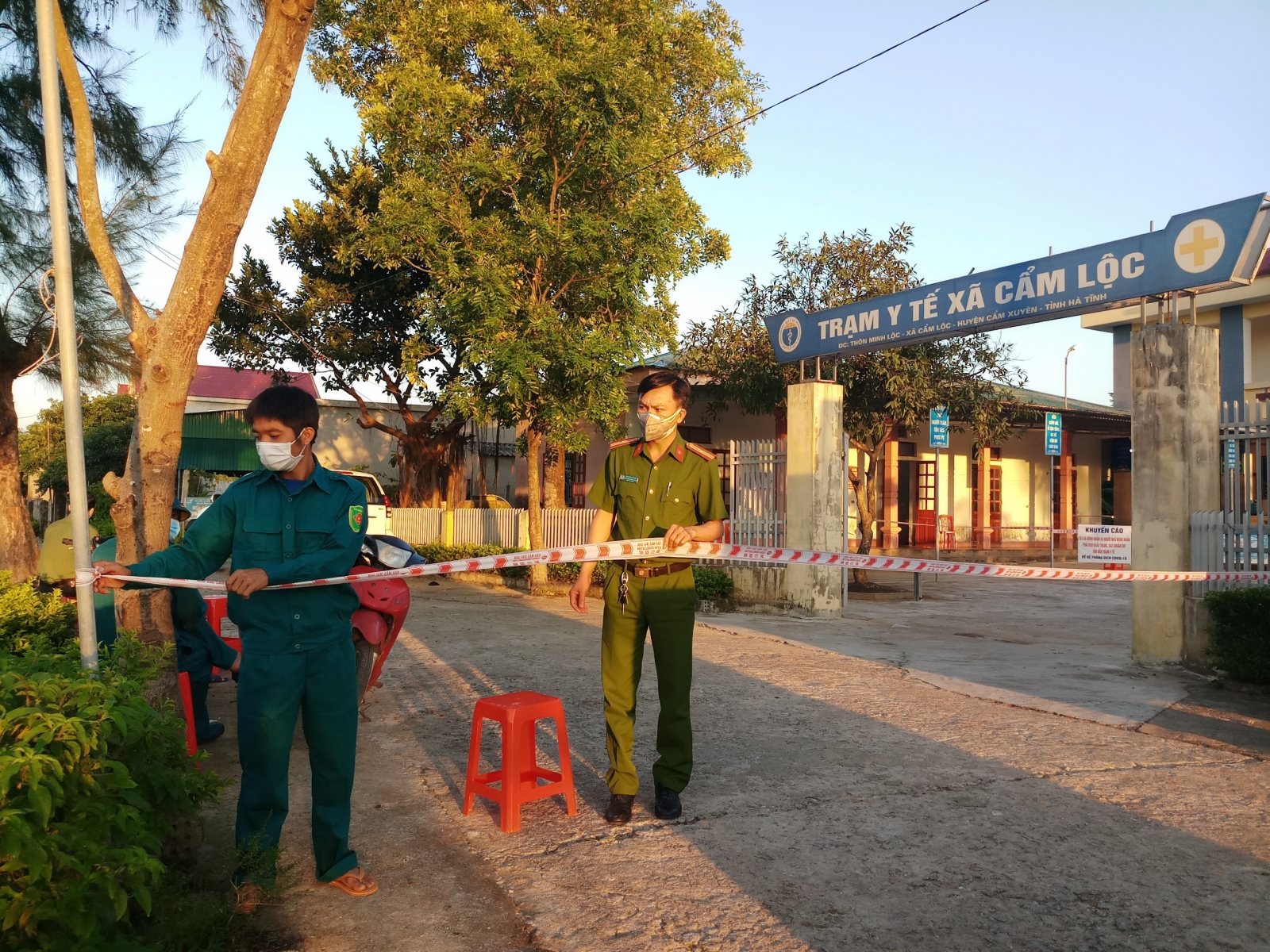 Hà Tĩnh: Gần 5 nghìn học sinh tạm dừng học trực tiếp - Ảnh minh hoạ 2