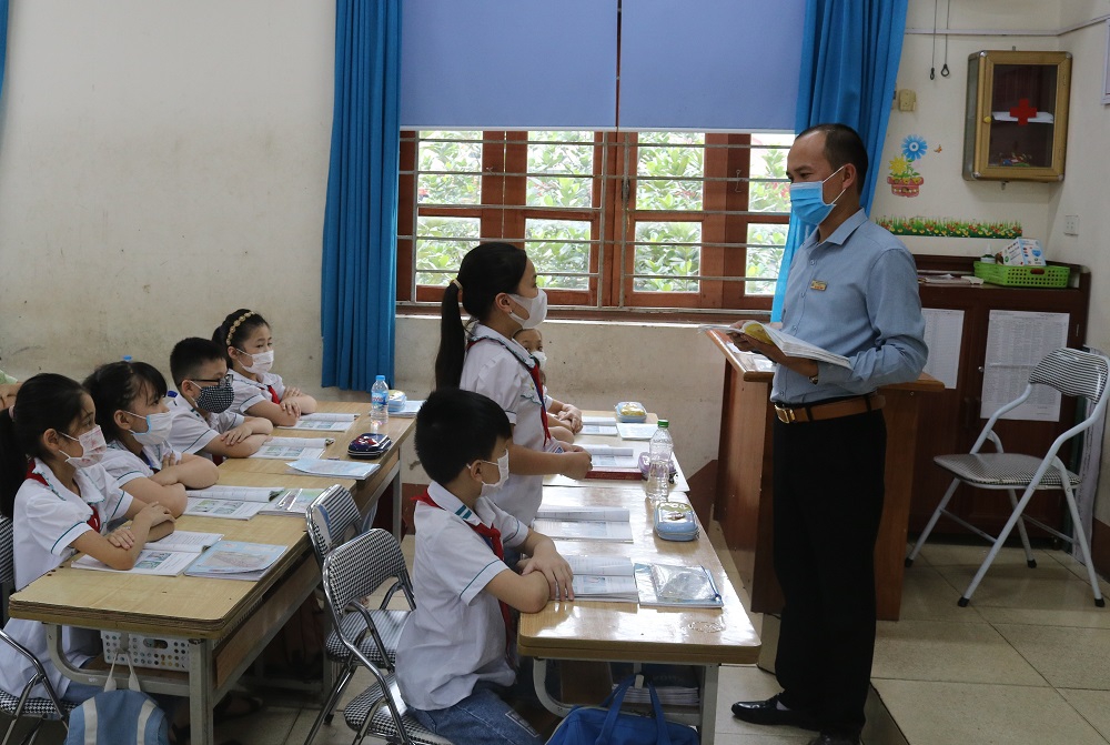 Thầy giáo trẻ và quan niệm “người dạy không ngừng học” - Ảnh minh hoạ 2