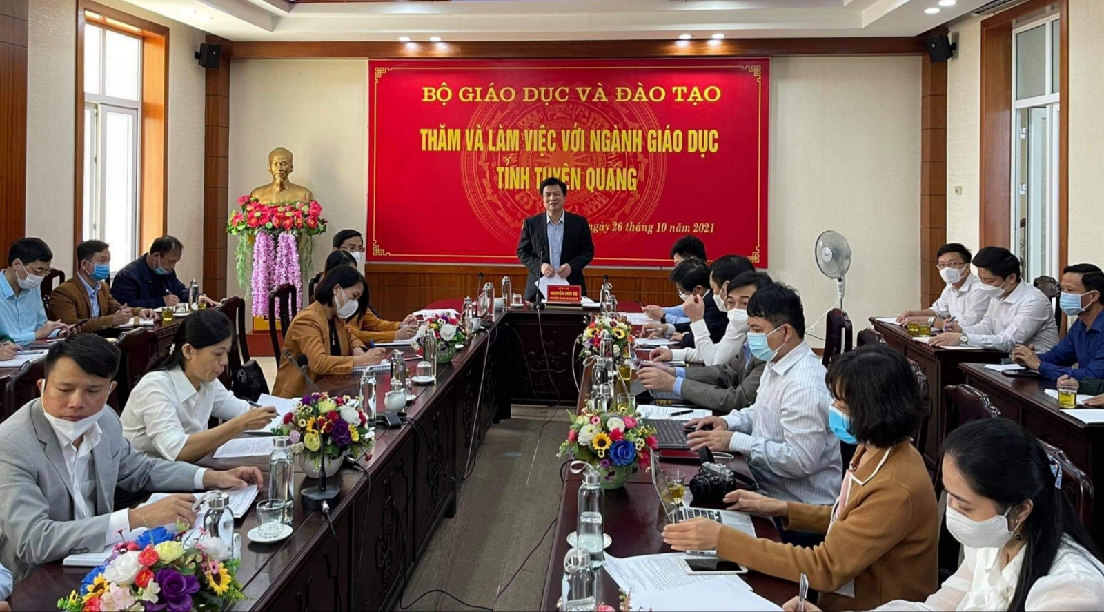 Thứ trưởng Nguyễn Hữu Độ làm việc với ngành Giáo dục Tuyên Quang
