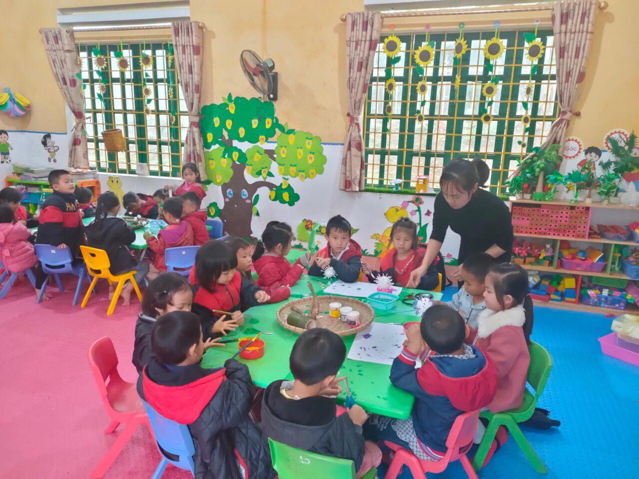 Lào Cai: Siết chặt quản lý khoản thu dịch vụ phục vụ, hỗ trợ giáo dục