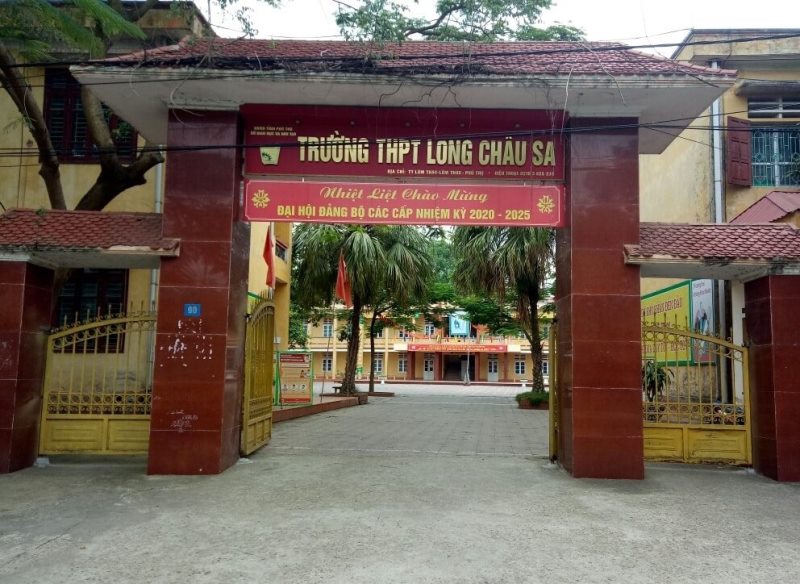 Phú Thọ: Học sinh 8 trường THPT tạm nghỉ học để truy vết và xét nghiệm Covid-19