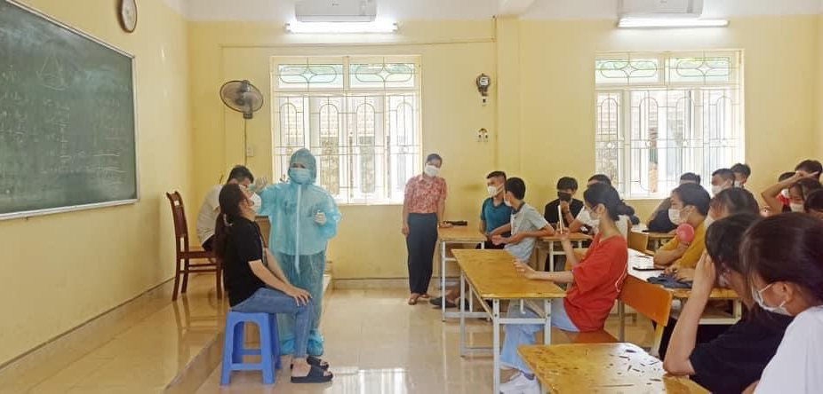 Vĩnh Phúc: Học sinh một số nơi tại Phúc Yên chuyển sang học trực tuyến