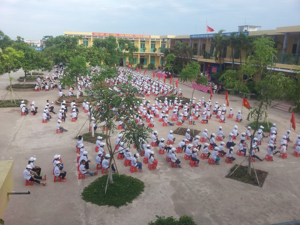 Trực Ninh, Nam Định: Học sinh phải đóng 450 nghìn đồng làm lối ra nhà vệ sinh?
