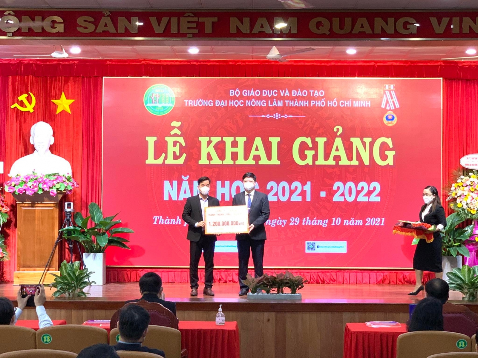 Trường Đại học Nông Lâm TPHCM chào đón hơn 5.000 tân sinh viên - Ảnh minh hoạ 3