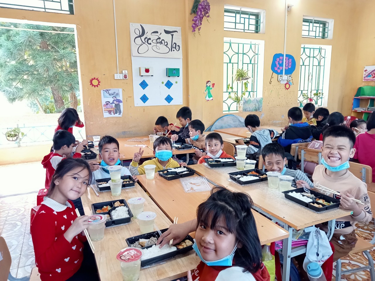 Nam Định: Cô giáo dạy Mĩ thuật là F0, xuyên đêm xét nghiệm gần 500 giáo viên, học sinh