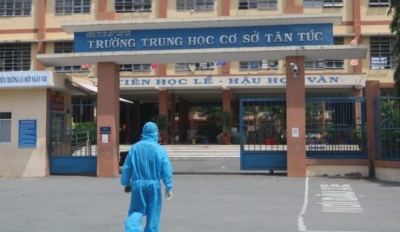 Trường học TPHCM gấp rút sửa chữa chuẩn bị đón học sinh