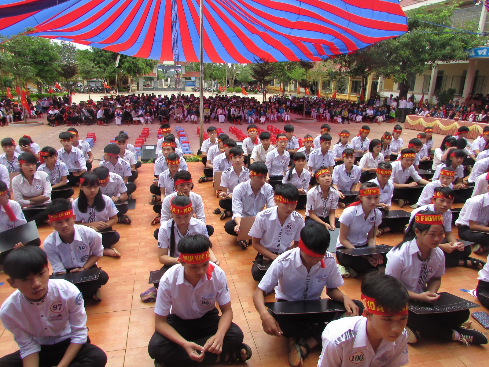 Trường THPT Hùng Vương, tỉnh Đắk Lắk - 20 năm xây dựng và phát triển - Ảnh minh hoạ 3