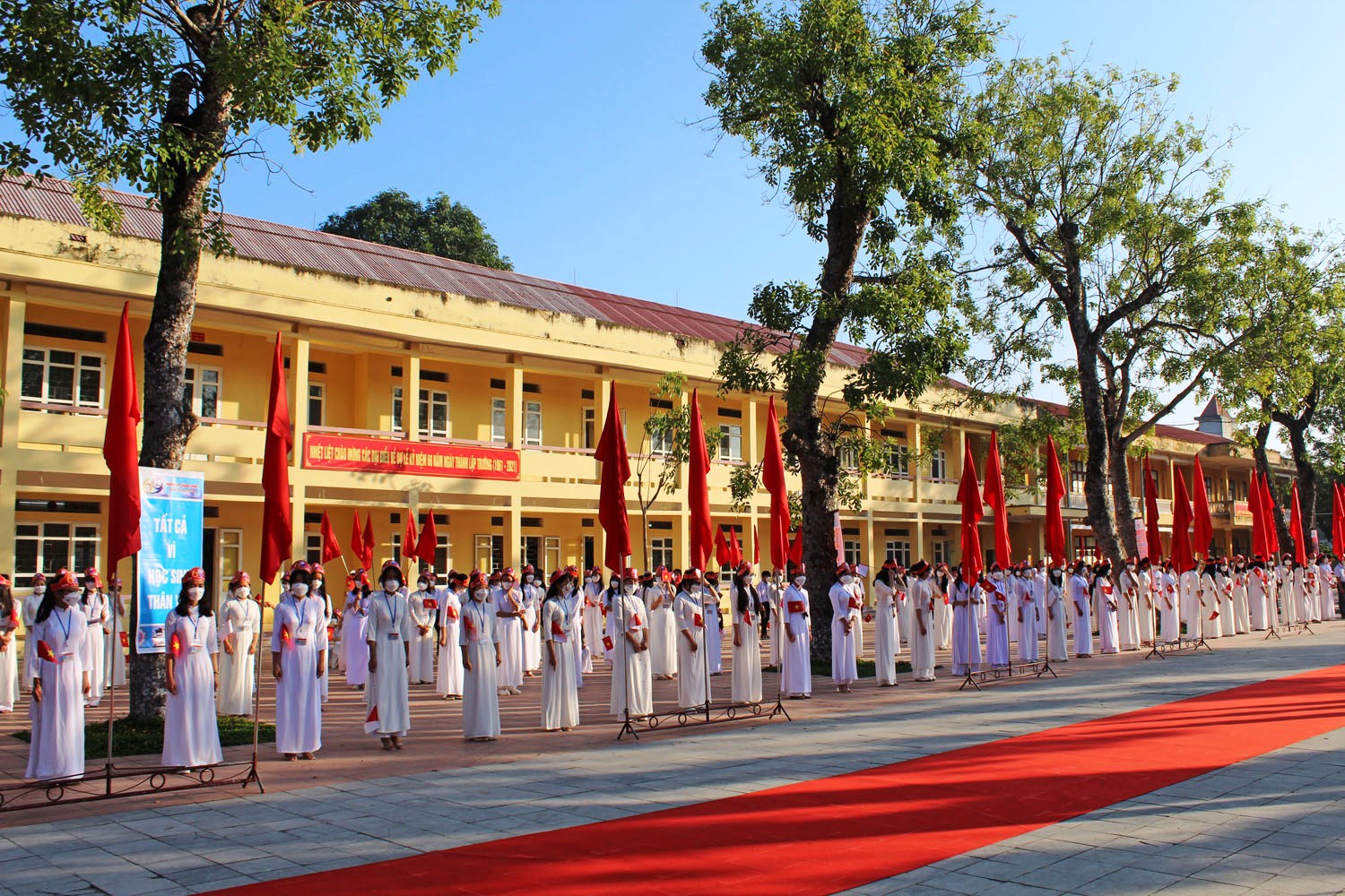 Trường THPT Quảng Xương 1 (Thanh Hóa) đón nhận cờ thi đua của Thủ tướng - Ảnh minh hoạ 5