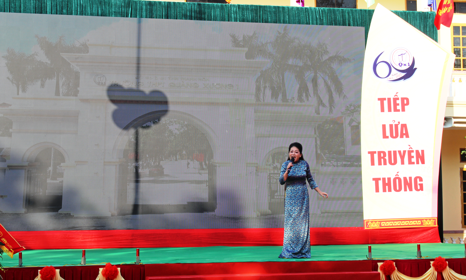 Trường THPT Quảng Xương 1 (Thanh Hóa) đón nhận cờ thi đua của Thủ tướng - Ảnh minh hoạ 10