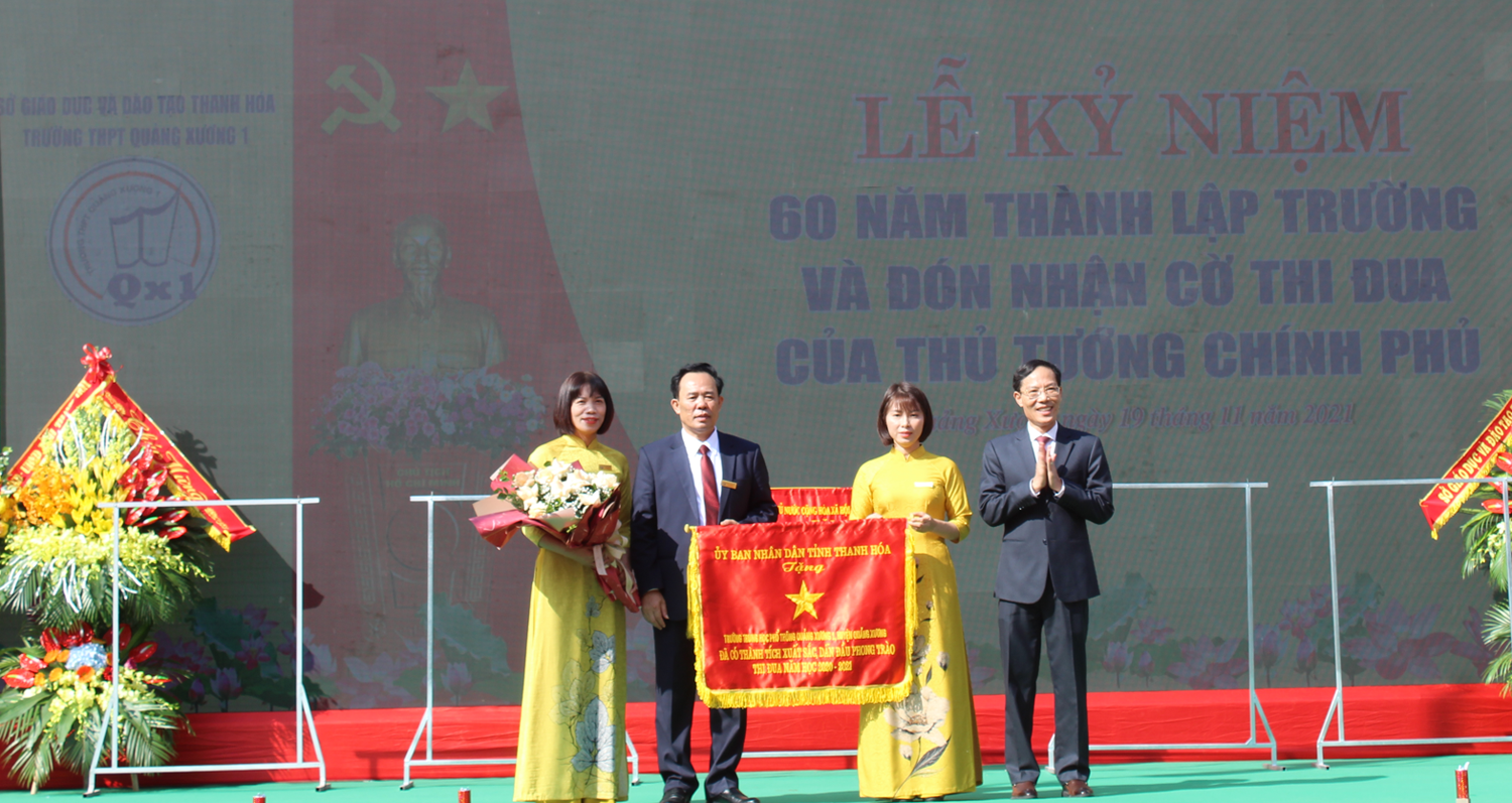Trường THPT Quảng Xương 1 (Thanh Hóa) đón nhận cờ thi đua của Thủ tướng - Ảnh minh hoạ 4
