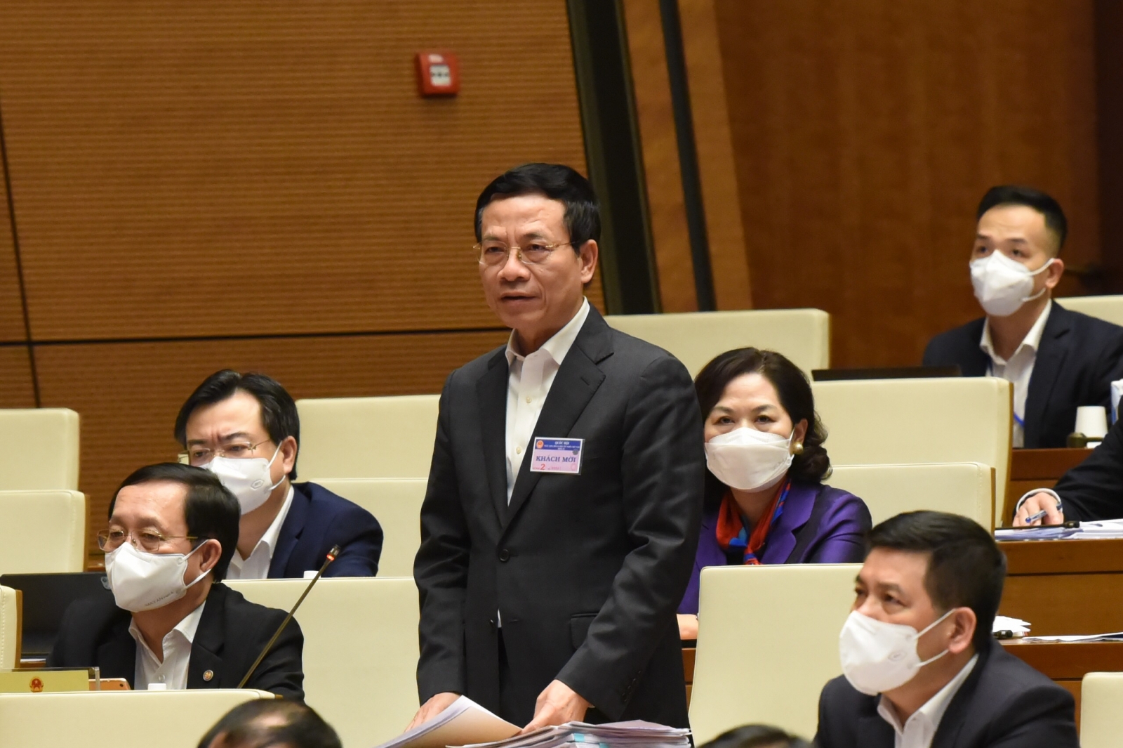 Bộ trưởng Nguyễn Kim Sơn giải đáp nhiều vấn đề nóng tại phiên chất vấn - Ảnh minh hoạ 4