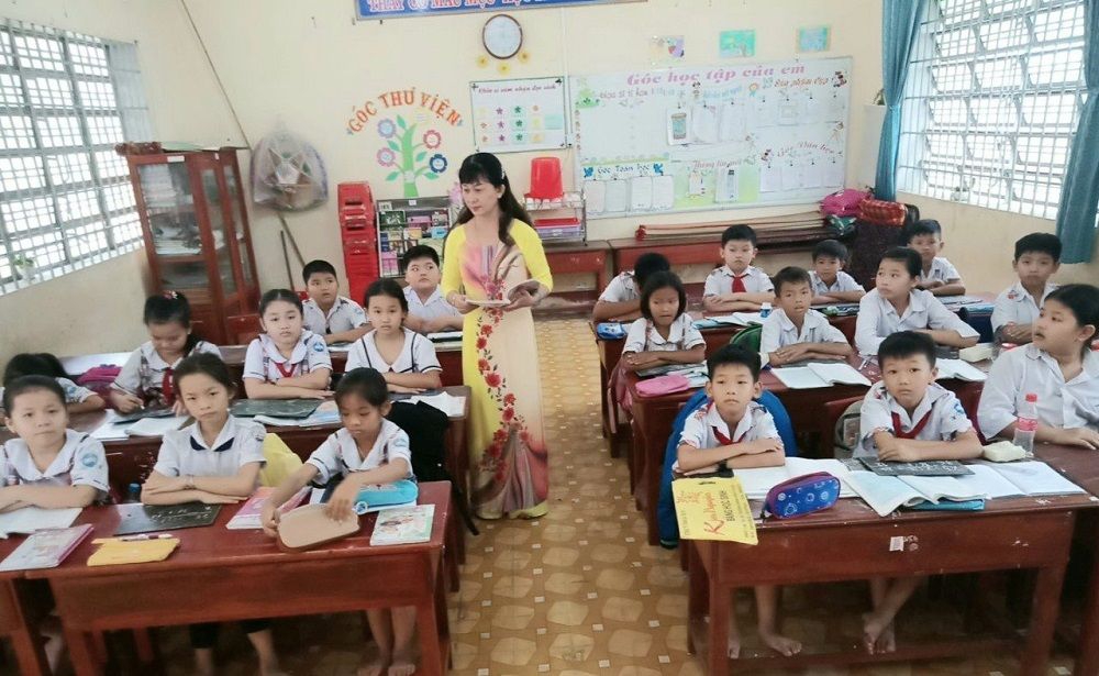 Nhà giáo Nhân dân Huỳnh Thị Phương Thảo: Hết lòng với học sinh tiểu học vùng khó - Ảnh minh hoạ 2
