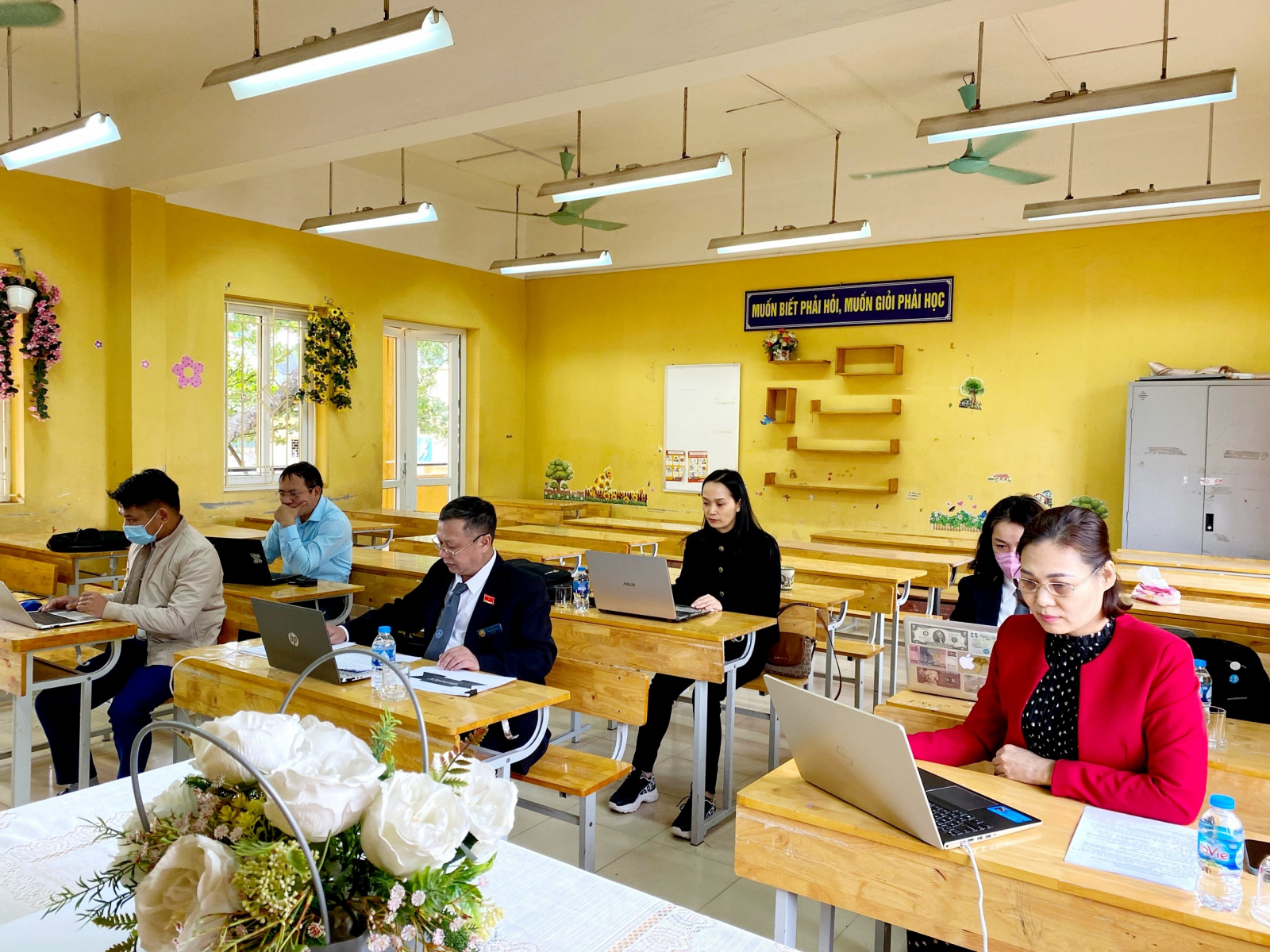 Trường THCS Nguyễn Trãi sôi nổi tổ chức Chuyên đề phổ biến, giáo dục pháp luật cho học sinh - Ảnh minh hoạ 3