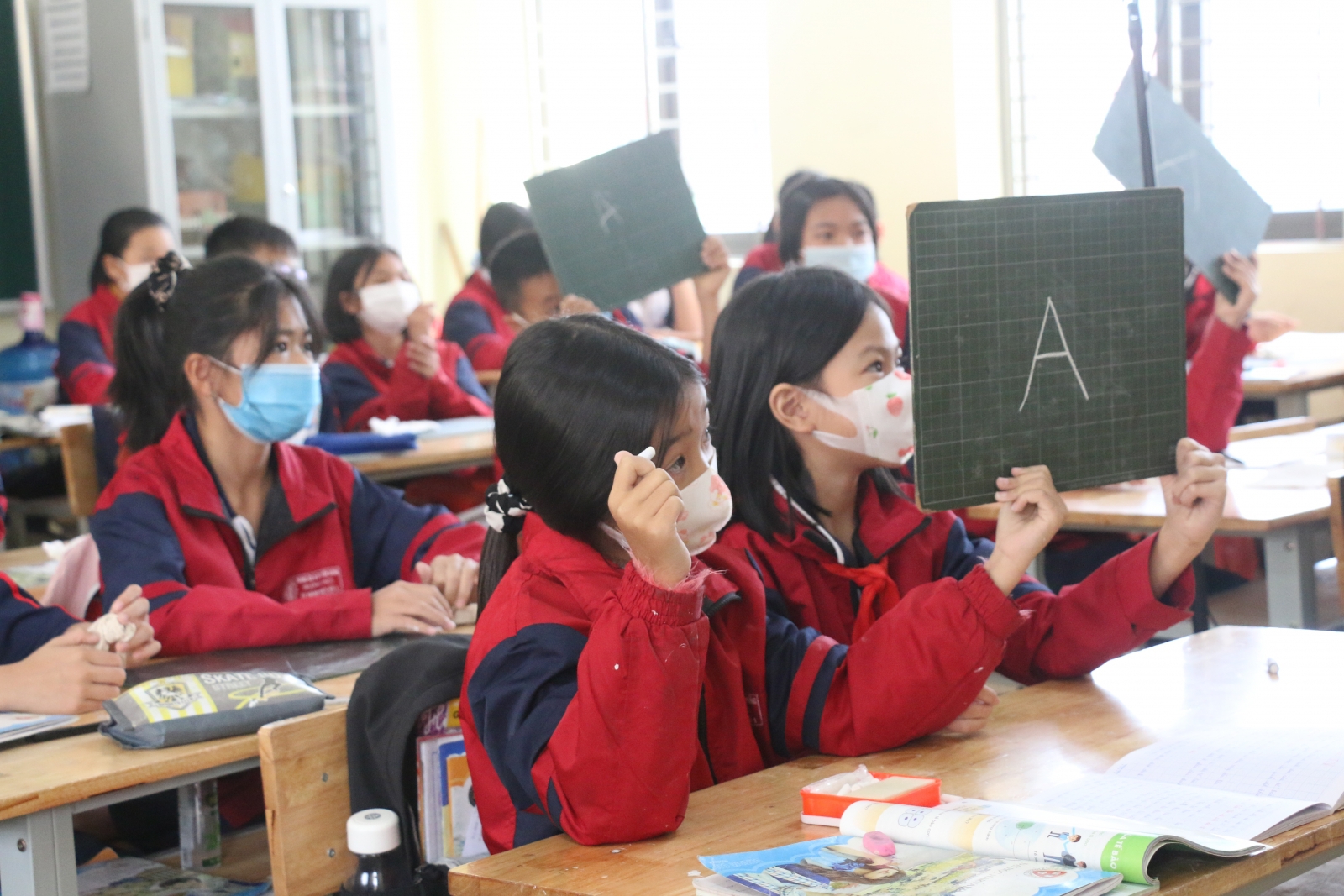 Thứ trưởng Nguyễn Hữu Độ: Bắc Giang thực hiện hiệu quả mô hình dạy học trực tiếp kết hợp trực tuyến - Ảnh minh hoạ 3