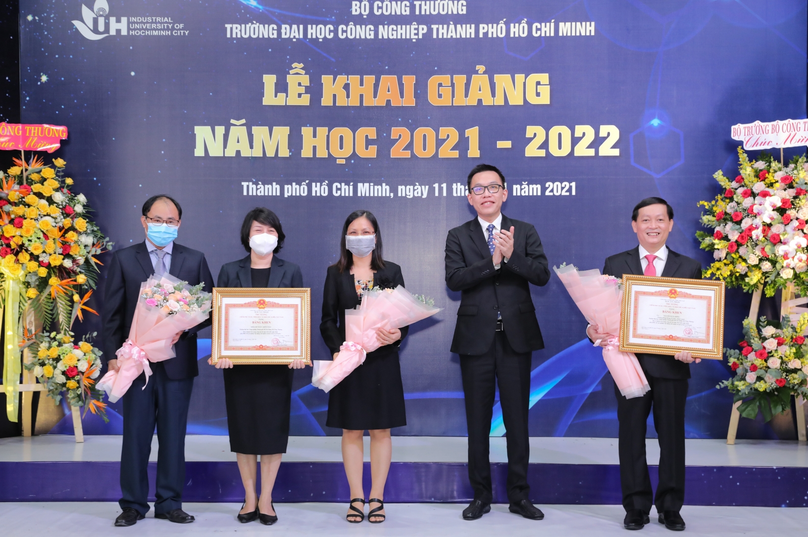 Trường Đại học Công nghiệp TPHCM khai giảng năm học mới - Ảnh minh hoạ 3