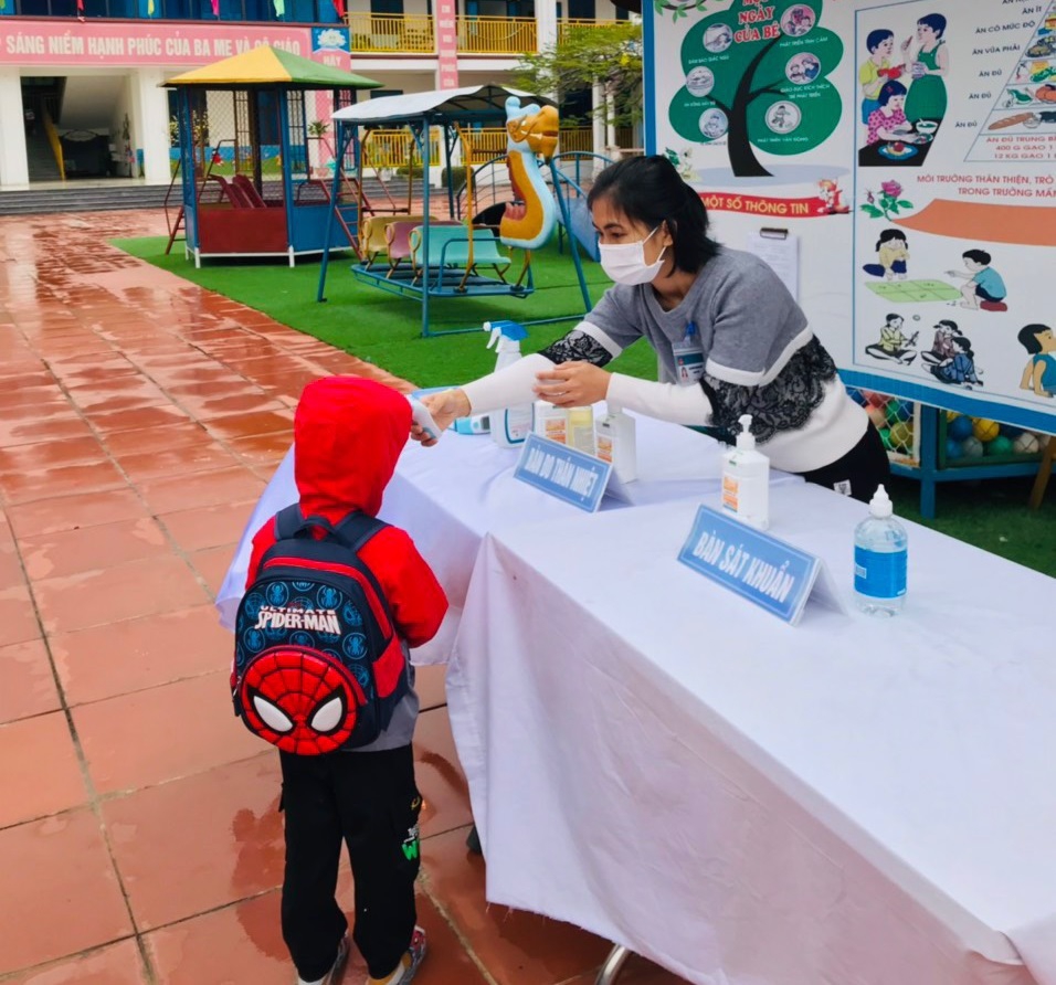 Bắc Giang: Trẻ mầm non trở lại trường, học sinh nhiều nơi chuyển sang học trực tuyến - Ảnh minh hoạ 2