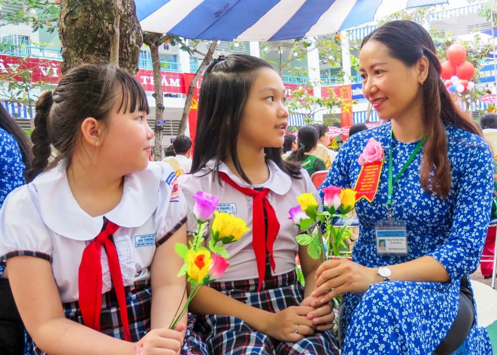 Bộ trưởng Nguyễn Kim Sơn gửi chia sẻ tâm huyết đến các thầy cô nhân ngày nhà giáo Việt Nam - Ảnh minh hoạ 4