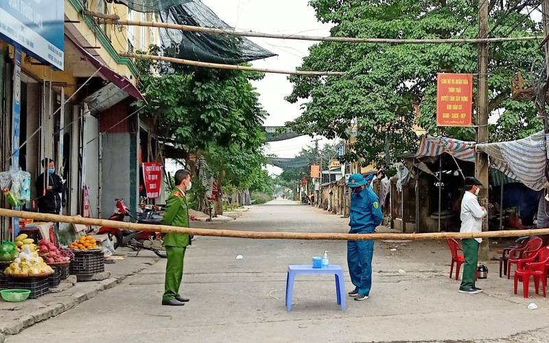 Học sinh toàn huyện Vũ Thư, Thái Bình tạm dừng đến trường vì Covid-19