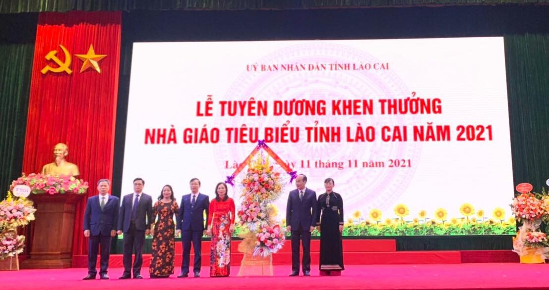 Lào Cai tuyên dương khen thưởng 220 nhà giáo tiêu biểu năm 2021