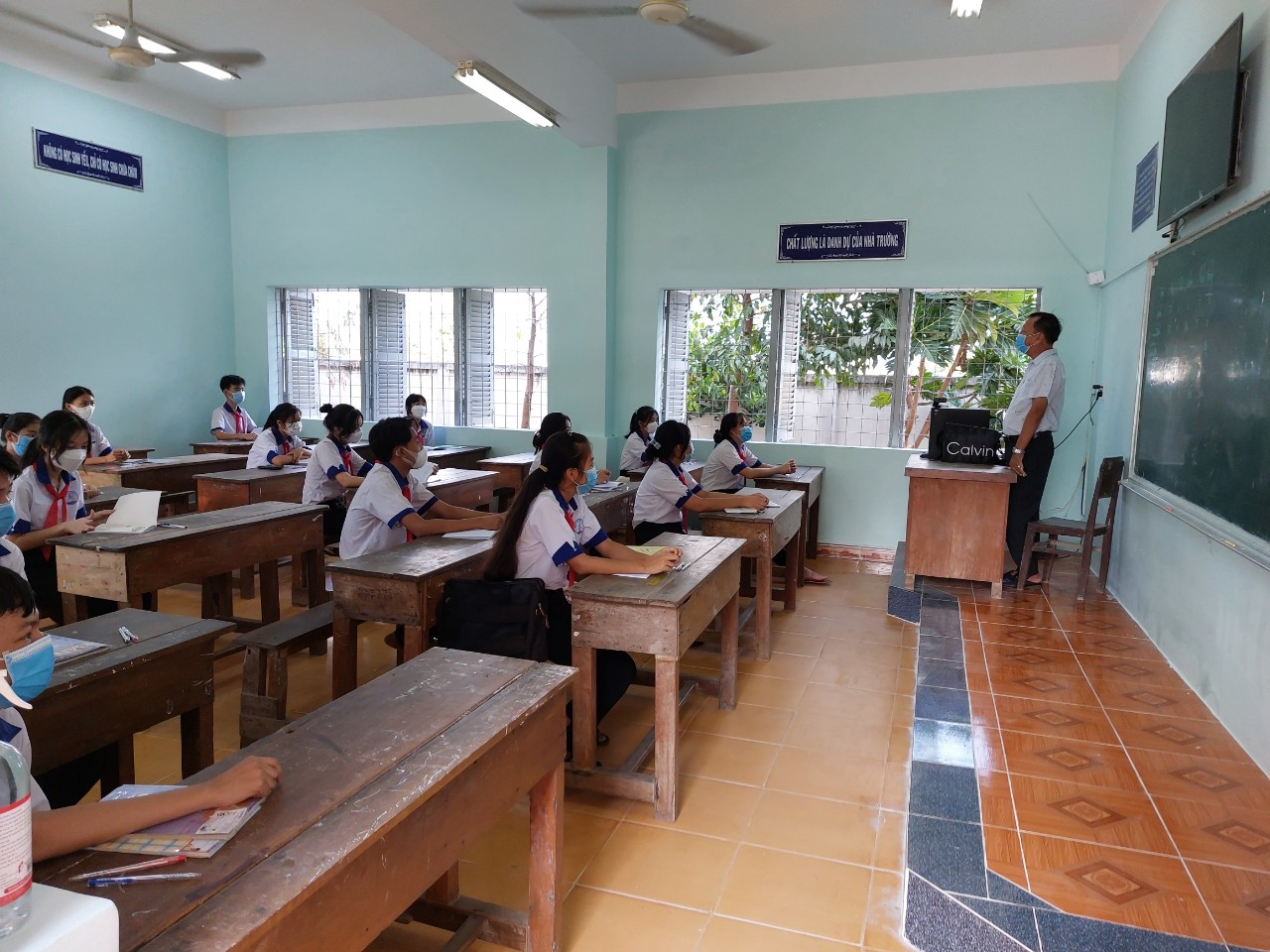 Huyện đầu tiên tỉnh Tiền Giang cho học sinh lớp 9 và 12 trở lại trường