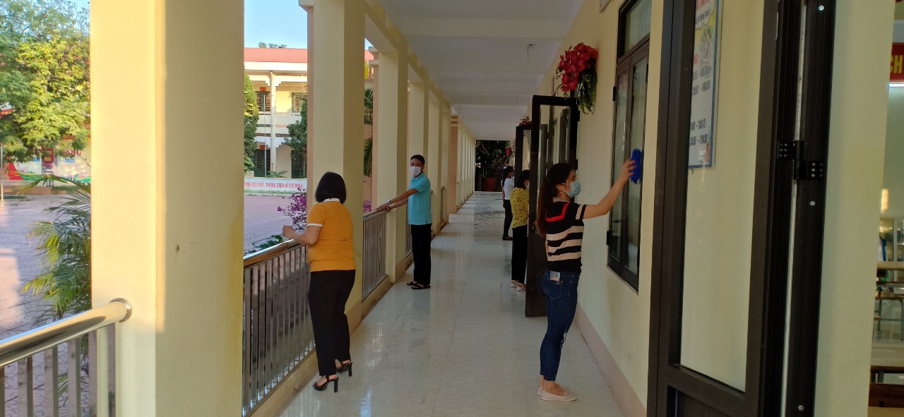 Bắc Giang: Học sinh một số nơi ở huyện Việt Yên trở lại trường từ 8/11