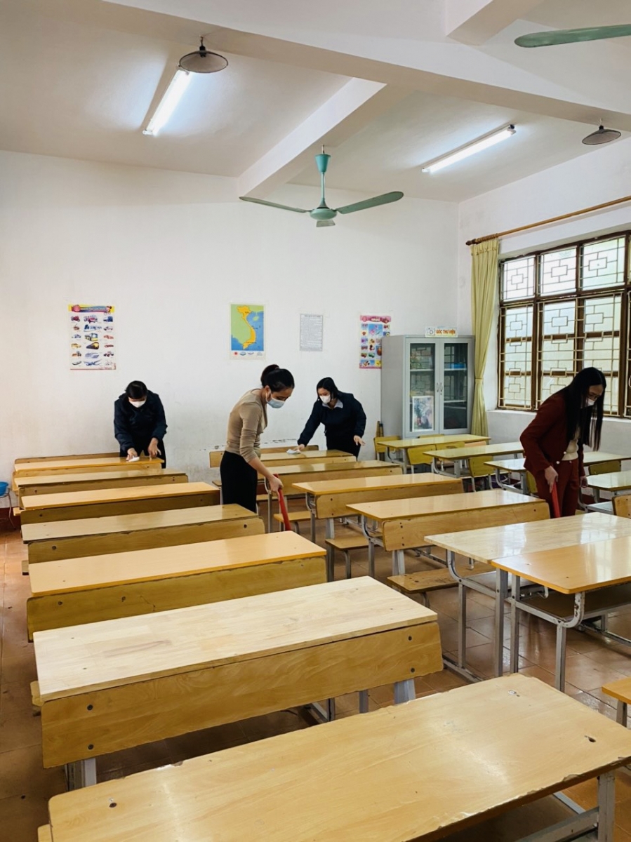 Hà Nam: Thầy cô tất bật dọn dẹp trường lớp trước ngày đón học sinh - Ảnh minh hoạ 17