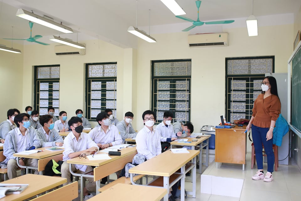 Hà Nội: Một quận nội thành dừng học trực tiếp do đổi màu vùng dịch - Ảnh minh hoạ 2