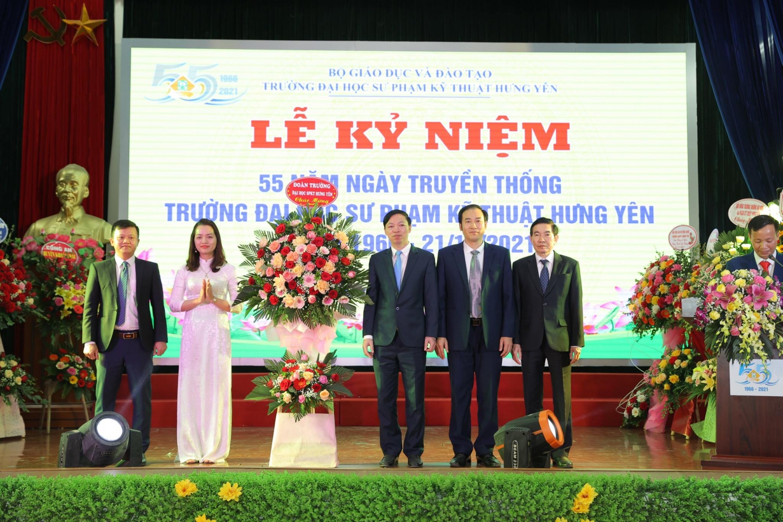 Kỷ niệm 55 năm thành lập Trường Đại học Sư phạm Kỹ thuật Hưng Yên