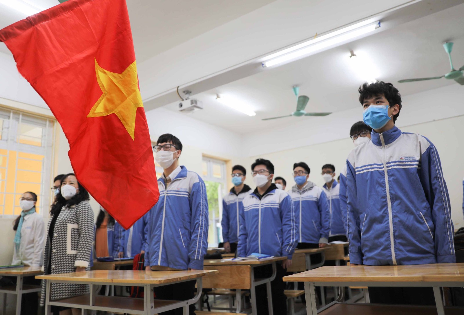Toàn bộ học sinh lớp 12 Hà Nội trở lại trường trong điều kiện phòng dịch nghiêm ngặt