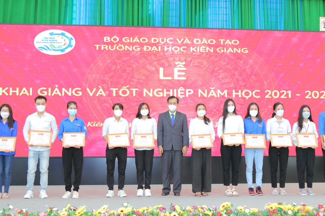 Trường ĐH Kiên Giang đón hơn 1.300 tân sinh viên