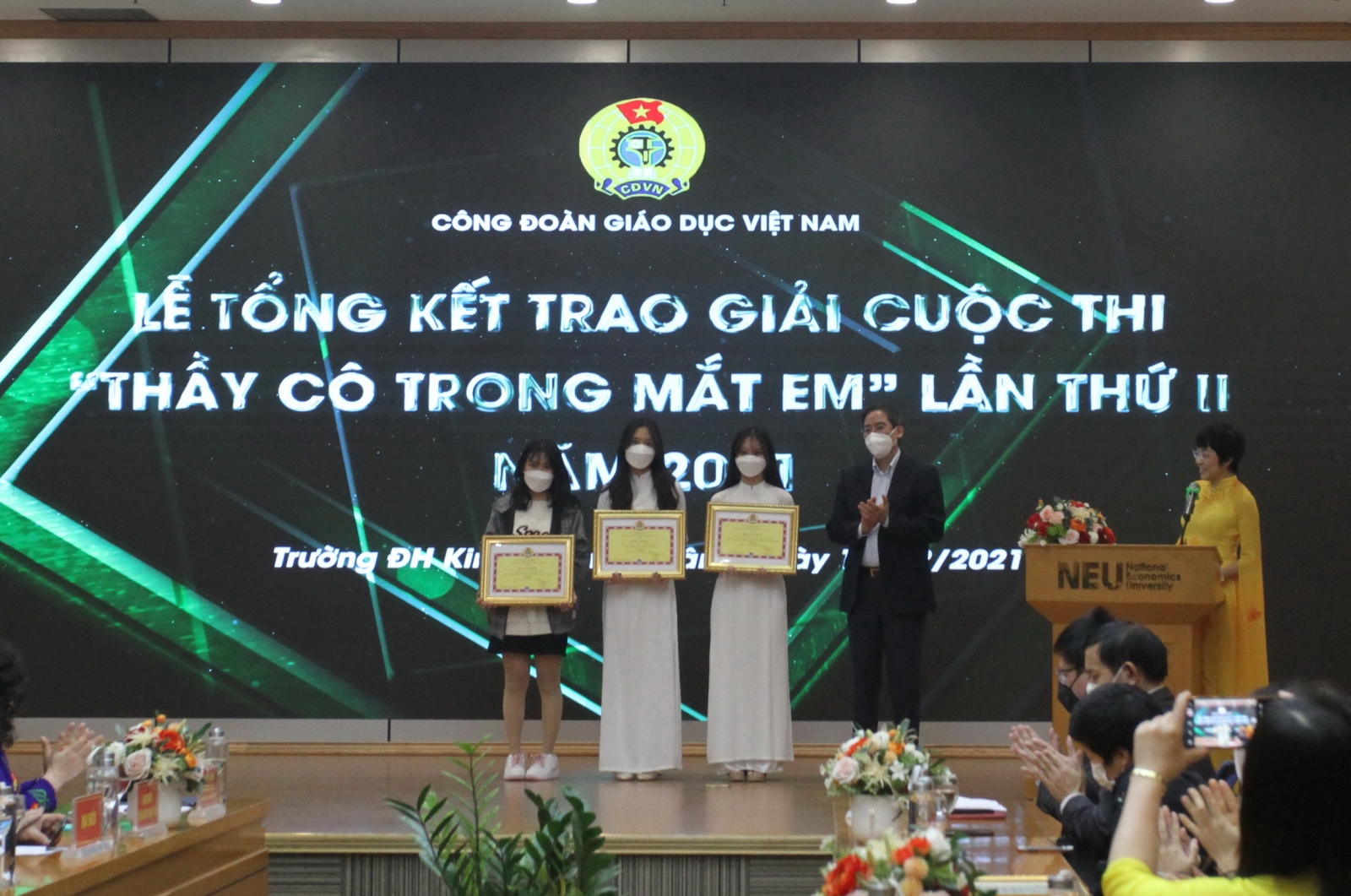 Trao giải cuộc thi “Thầy cô trong mắt em” năm 2021 - Ảnh minh hoạ 6