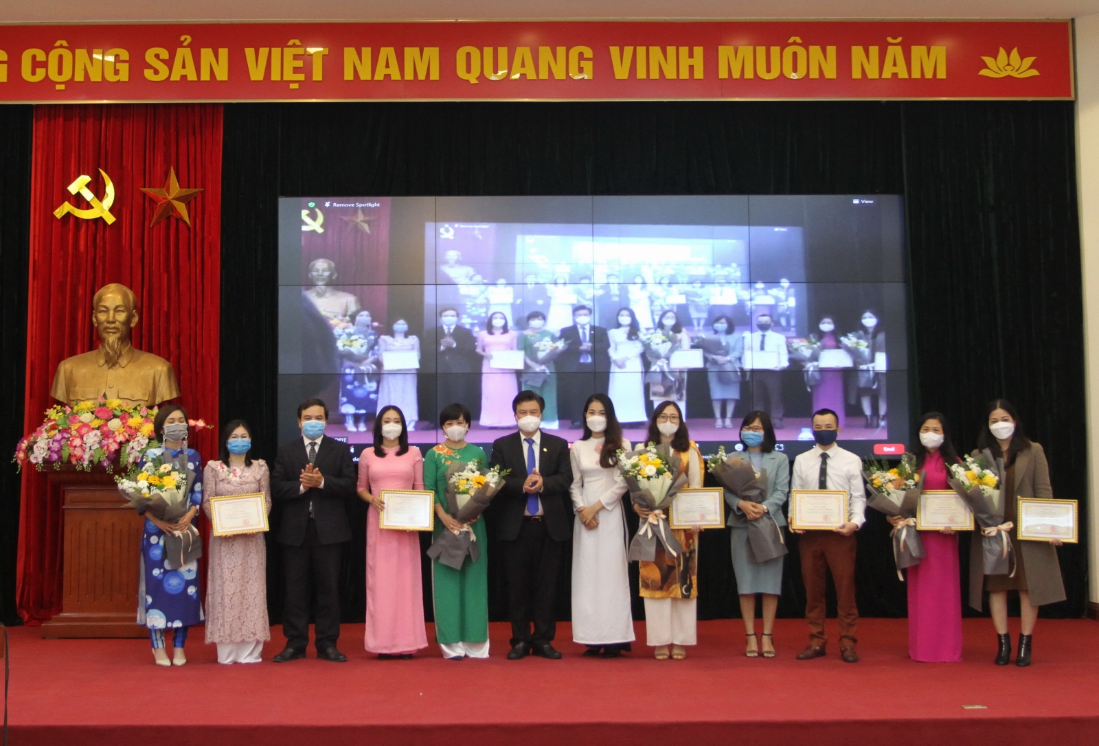 Trao giải cuộc thi biên soạn sách dạy Tiếng Việt cho người Việt Nam ở nước ngoài - Ảnh minh hoạ 4
