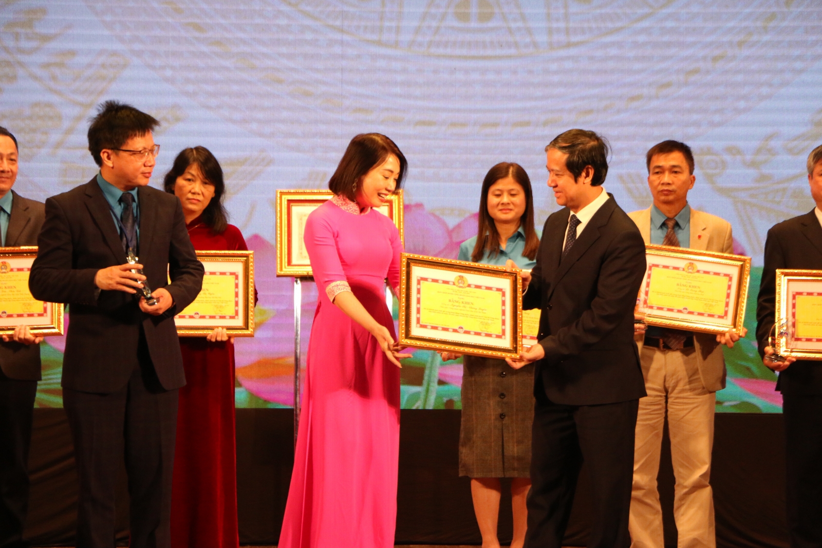Công đoàn Giáo dục Việt Nam đón nhận Huân chương Độc lập hạng Ba - Ảnh minh hoạ 7