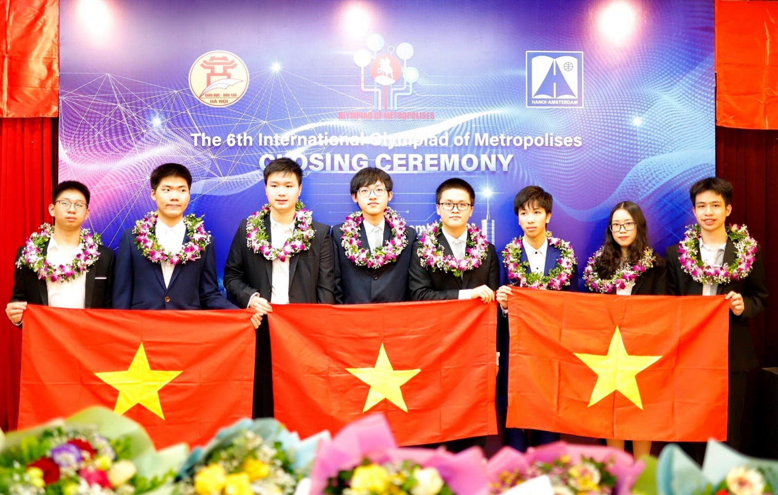 Học sinh Việt Nam đạt thành tích xuất sắc tại Olympic quốc tế các thành phố lớn