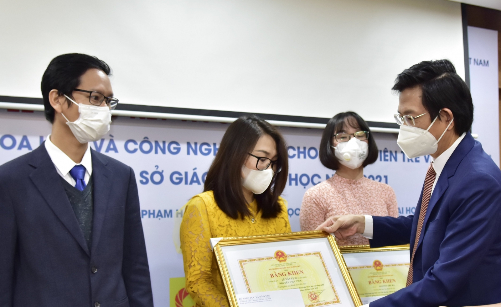 Trao giải thưởng khoa học và công nghệ dành cho giảng viên trẻ và sinh viên - Ảnh minh hoạ 2