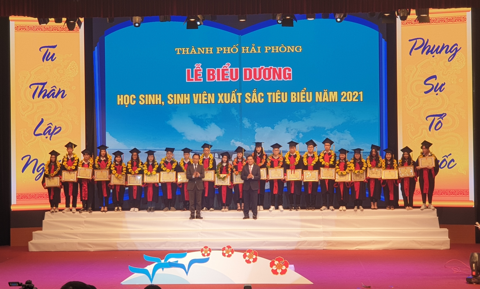 Hải Phòng: Biểu dương 157 học sinh, sinh viên xuất sắc tiêu biểu năm 2021