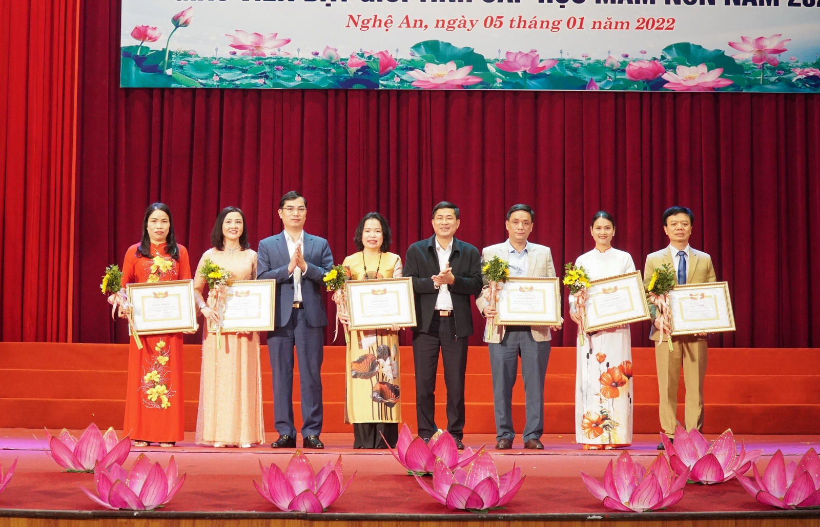 Nghệ An: 320 giáo viên Mầm non được công nhận dạy giỏi cấp tỉnh