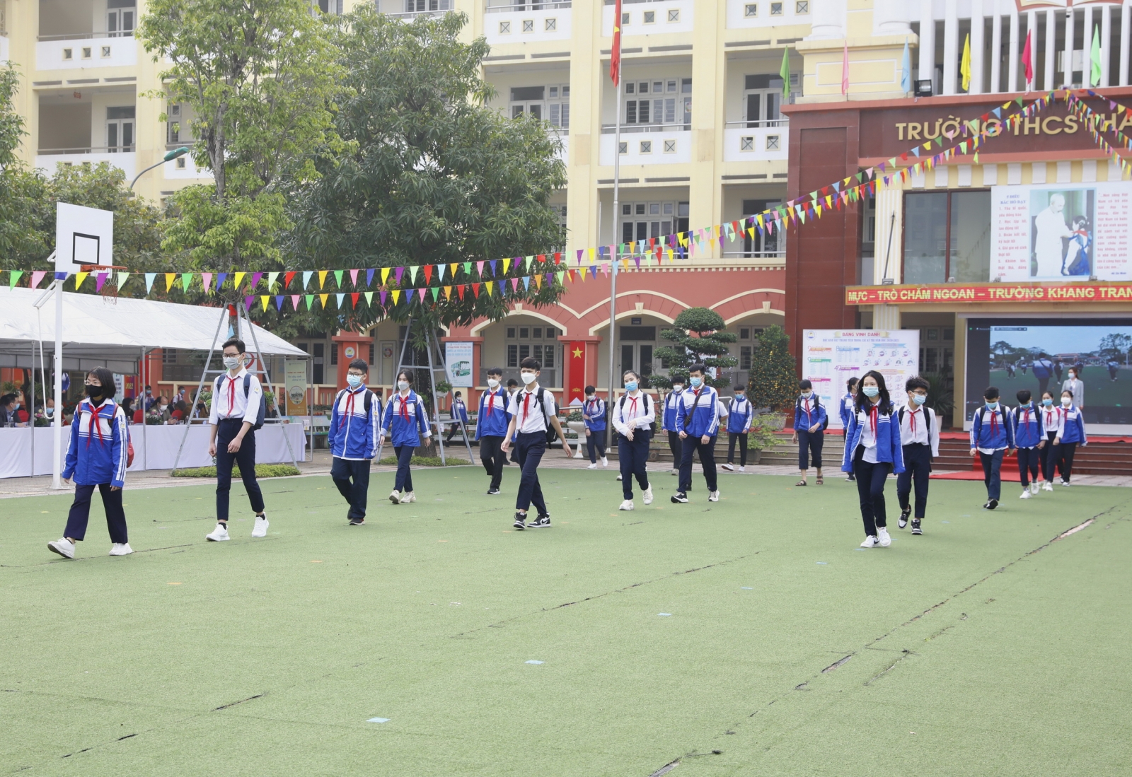 Hoàn thiện điều kiện sẵn sàng đón học sinh trở lại trường - Ảnh minh hoạ 2