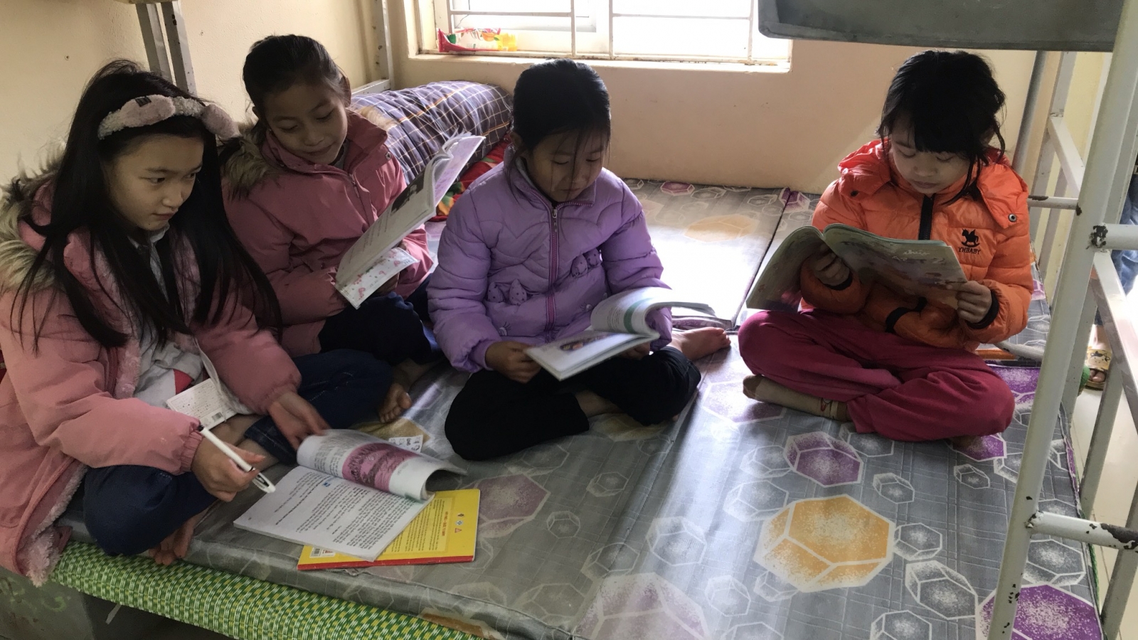 Quảng Ninh: Thầy cô vùng cao giữ ấm, bảo đảm điều kiện dạy học cho học trò - Ảnh minh hoạ 2