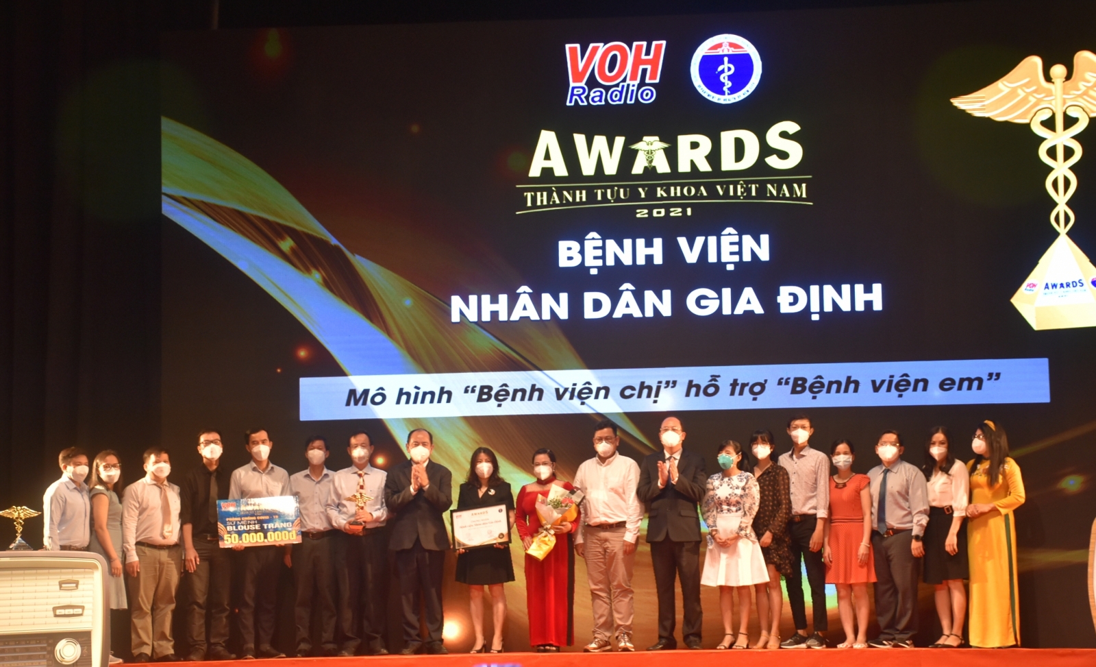 Giải thưởng Thành tựu Y khoa Việt Nam năm 2021 vinh danh hai trường đại học Thành phố Hồ Chí Minh - Ảnh minh hoạ 2