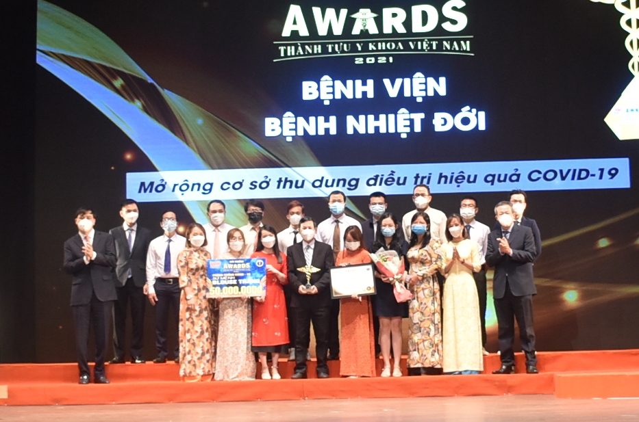 Giải thưởng Thành tựu Y khoa Việt Nam năm 2021 vinh danh hai trường đại học Thành phố Hồ Chí Minh - Ảnh minh hoạ 4
