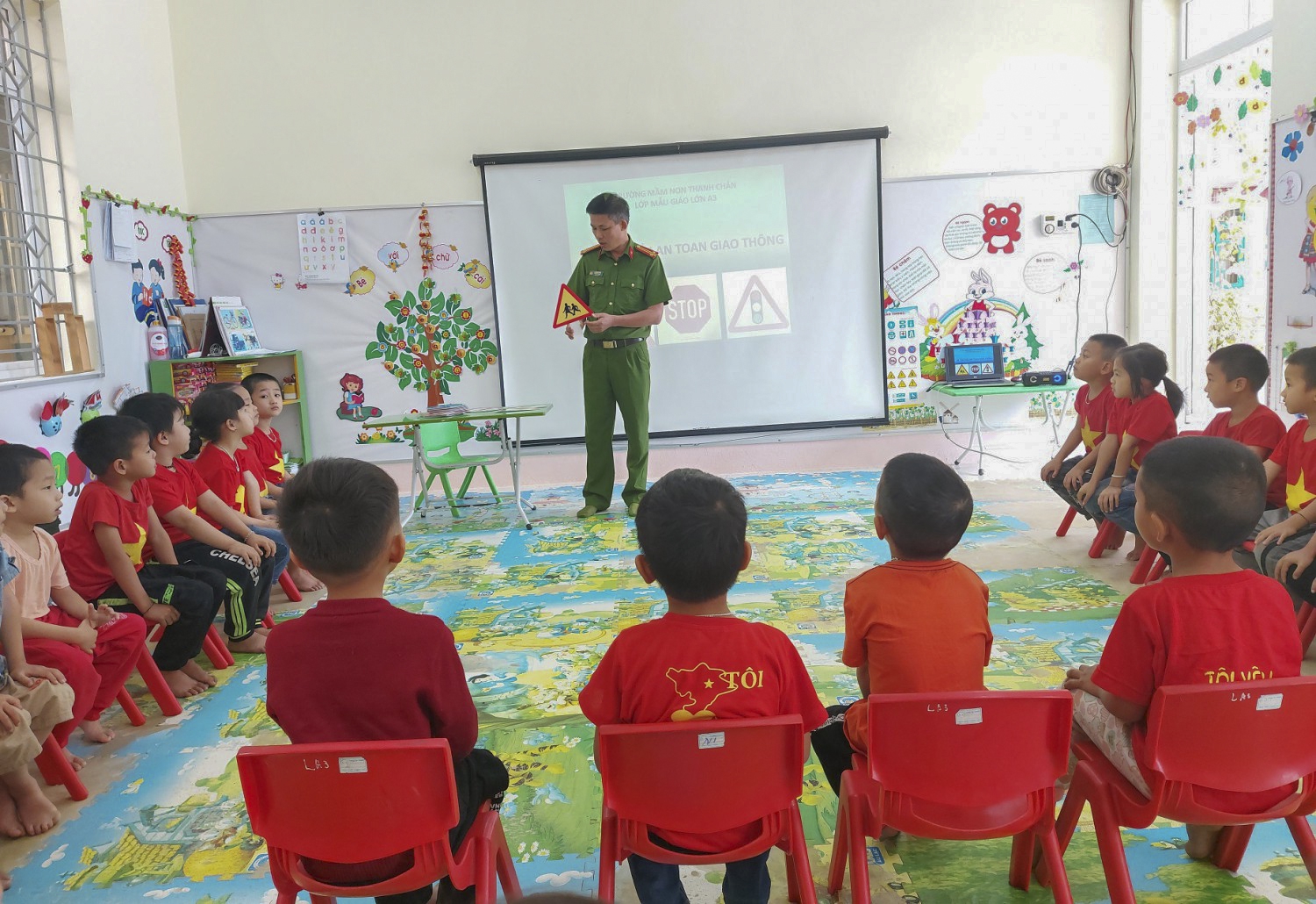 Hiệu ứng từ sân chơi “an toàn giao thông” trong trường học - Ảnh minh hoạ 4